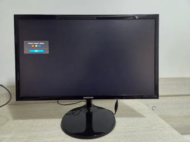 Monitor Samsung SF350 22"