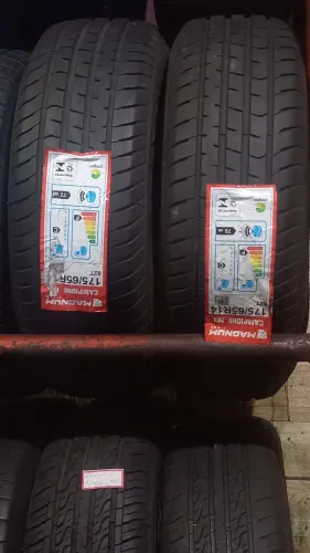 Vende-se dois pneus novos 195 /65 R15