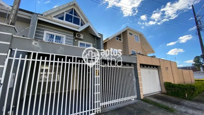 Triplex para locação no Uberaba, com 105m² - Curitiba/PR