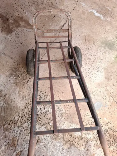 Vendo carrinho para descarga já reforçado 
