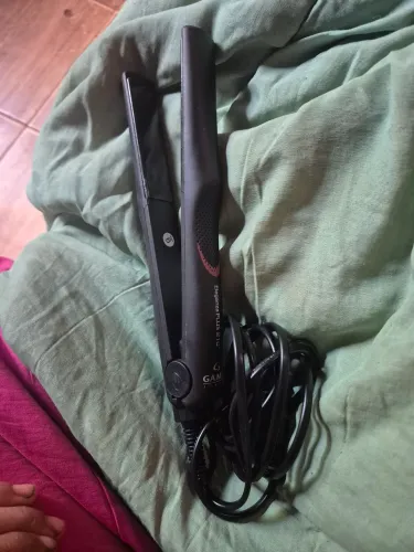 Prancha GA.MA Italy Eleganza Plus 2.0 Bivolt ? Semi Nova - R$ 70
