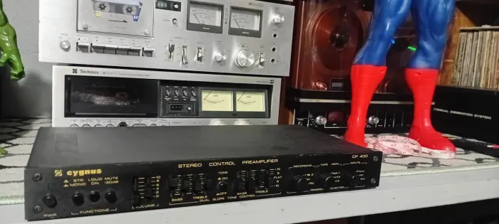 Pre amplificador Cygnus  cp400