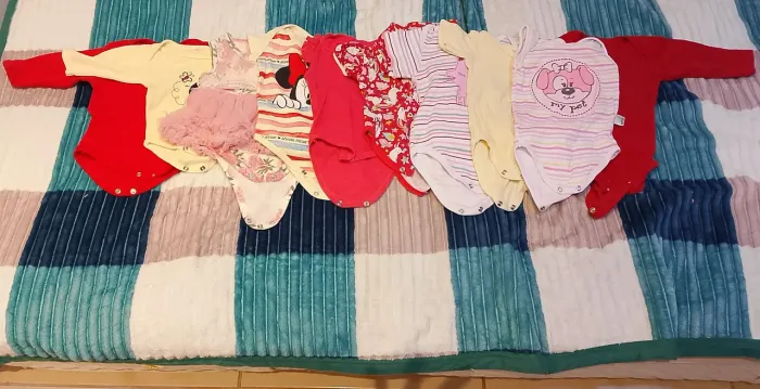 Vestidos bodys e +Roupas para o seu pequeno