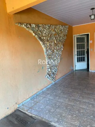 Casa em condomínio fechado com 3 quartos no Jardim Holanda, Uberlândia
