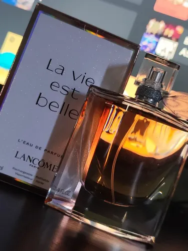 La Vie Est Belle perfume novo!!