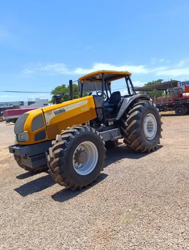 Trator Valtra Bh180