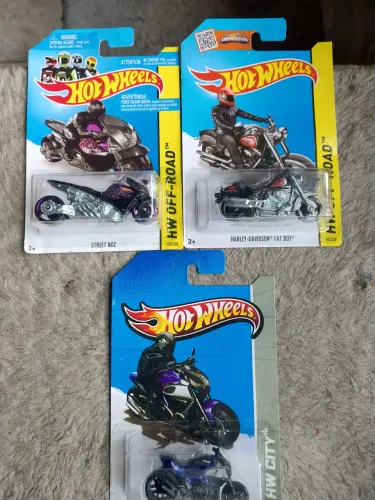 Lote 3 Miniaturas Motos Hot Wheels Lacradas - Harley Davidson, Ducati e Street Noz