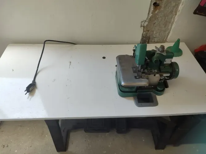 Máquina overloque semi industrial 