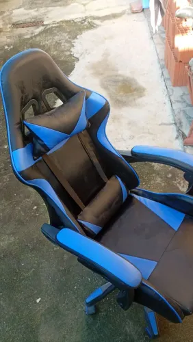 Cadeira gamer semi nova