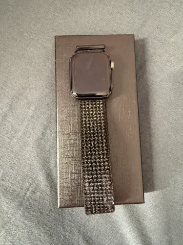 Apple Watch SE 40 mm (GPS + Celular)