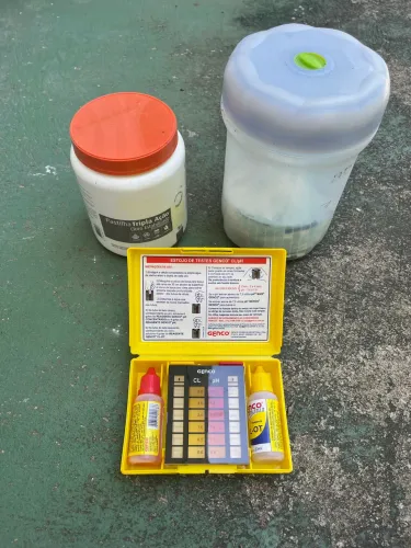 Kit Manutenção Piscina - Cloro Tripla Ação + Estojo de Testes + Clorador