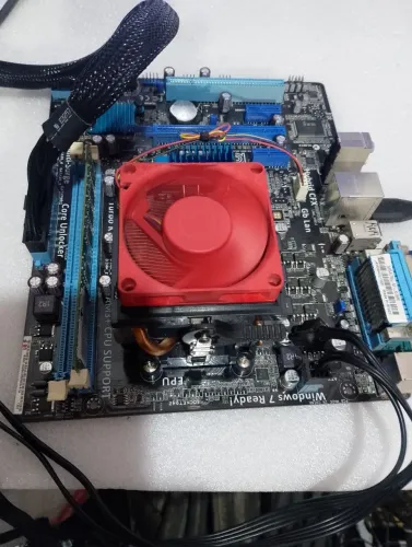 Placa  m5a7bl com processador quase core + 4gb de memória 