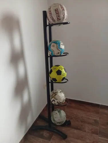 Suporte de bolas com as bolas