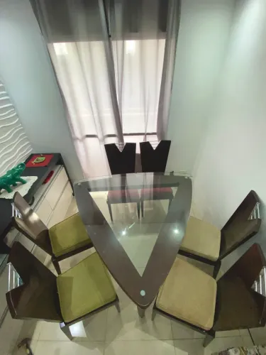 Exclusiva mesa de jantar triangular 6 lugares 