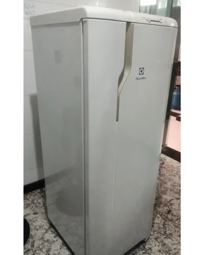 Geladeira Electrolux re31 Linda !