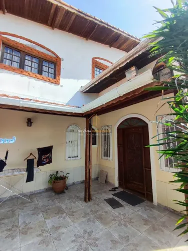 Casa com 3 Suítes e Lareira no Bairro Colônia R$ 850 Mil