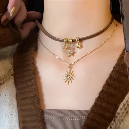 Colar Choker Duplo com Pingente Sol e Estrela