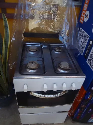 Fogão pega 3 bocas elétrico o resto tudo bom .