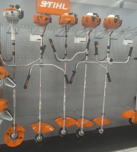 Roçadeira FS 221 STIHL motor 2 tempos