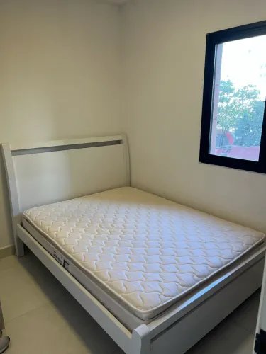 Cama Casal Branco (nova, 1 ano de uso)