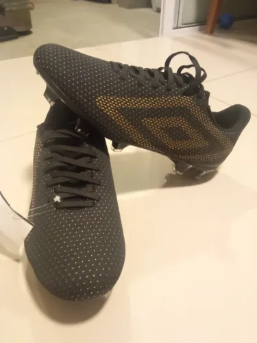 Chuteira UMBRO importada (NOVA) - Velocita Matrix Pro - Número 44 - 
