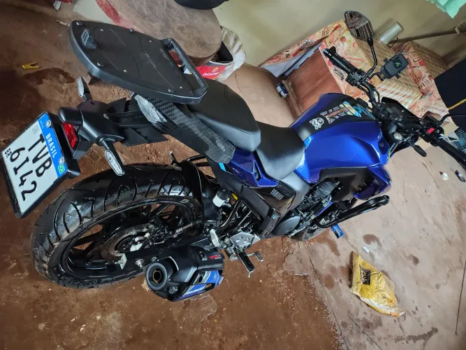 Moto Yamaha fz25