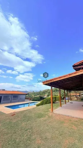PRIVACIDADE E SEGURANÇA! Chácara de 2000m² dentro de condomínio disponível para venda por