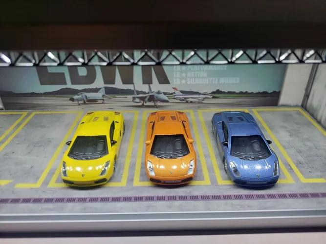 Lamborghini's Gallardo loose 1/64