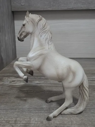 CollectA Garanhão Lipizzaner - pose empinada