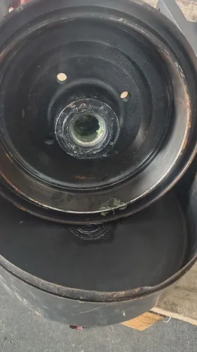 Vende se um cubo traseiro do gol g4 novo