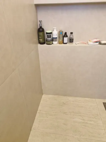 Porcelanato 90 x 90cm, totalizando 6,48m2
