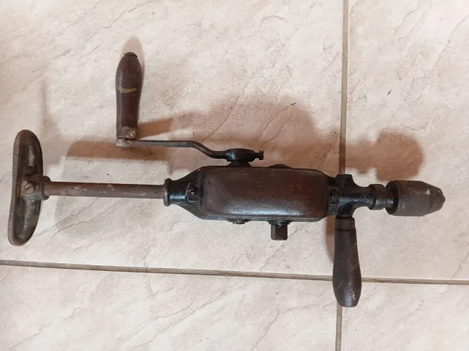 Furadora antiga ou chamado  arco de pua 