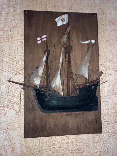 Quadro caravela relíquia antiga esculpido em madeira