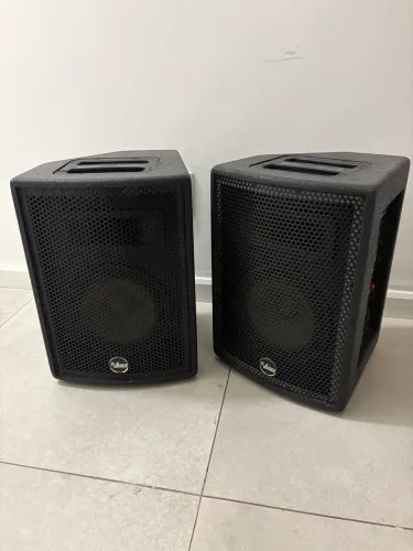 Vendo par de caixas ativa e passiva Leacs Brava 800