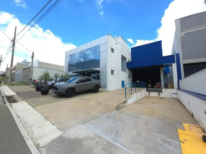 Galpão à venda em Sumaré, Loteamento Industrial Veccon Zeta, com 702.86 m²