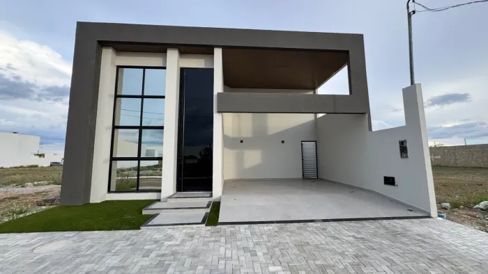 Casa a venda no Vila Premium com 3 suítes e piscina