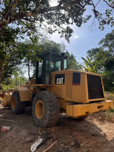 Carregadeira CARTERPILLAR 938