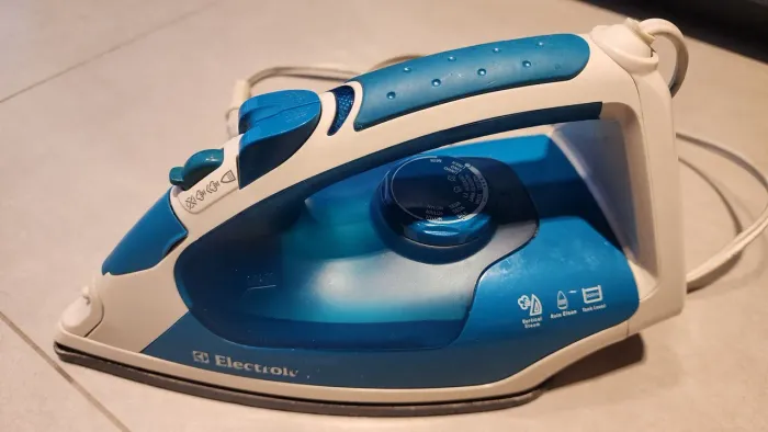 Ferro de Passar Electrolux 110v