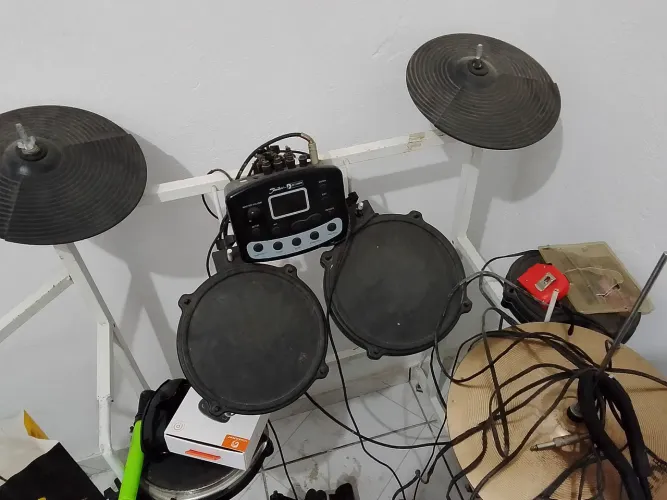 Vendo bateria eletrônica, no preço ótimo