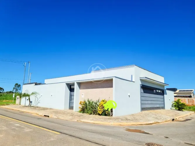 LINDA CASA EM BONITO COM PISCINA