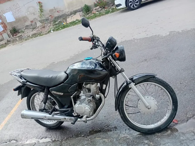 Vendo uma moto Honda 125