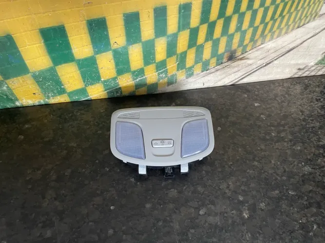 Luz de teto Plafonier Hyundai hb20 2020 em diante 