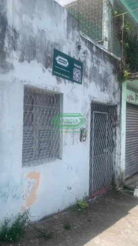 Casa de 165m² no Centro: Excelente para Comércio ou Moradia