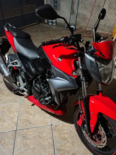 Dafra next 300, perfeita para o dia a dia e para viagens certas