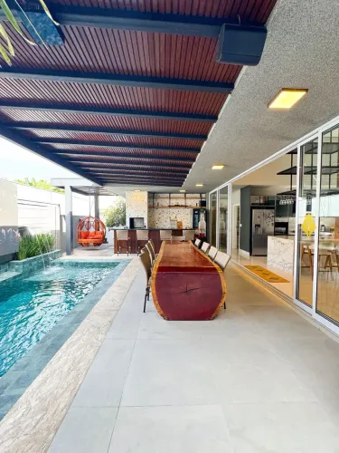 CASA TÉRREA DE ALTO PADRÃO À VENDA NO FLORAIS DOS LAGOS | CUIABÁ-MT