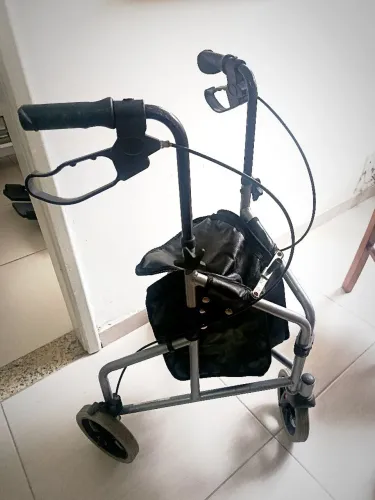 Andador 3 rodas Mobil