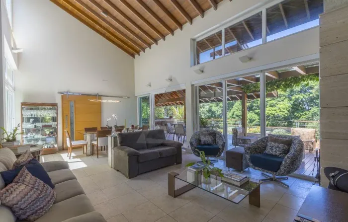 Casa à venda e para alugar em Valinhos, Jardim Pinheiros, com 4 suítes, com 391 m², Moinho