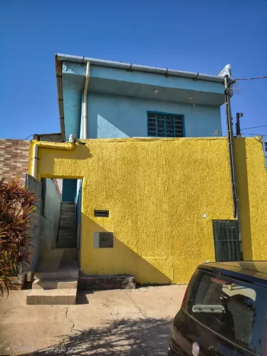 Vende-se casa com alugueis