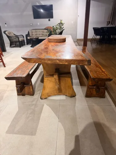 Mesa de demoliçao e bancos