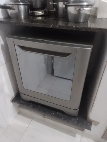 Lava-Louças Electrolux 8 Serviços Inox Compacta com Programa Eco (LE08S) Frente vidro espe